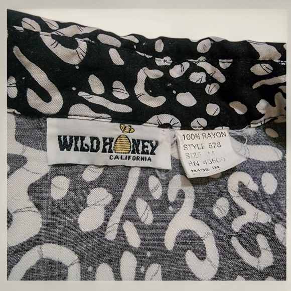 Wild Honey Vintage Tropical Print Button-Up Shirt – 90s/Y2K Rayon Blouse - Picture 5 of 6